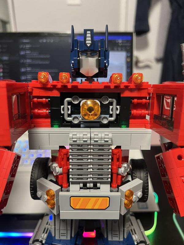 Lego transformers Optimus Prime (fully transformable with steering) : r/lego