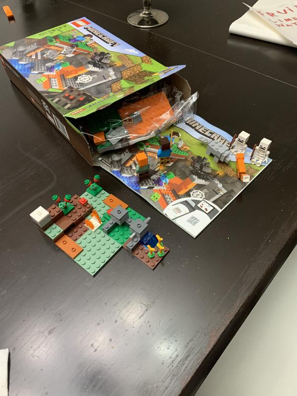 LEGO Minecraft: The Abandoned Mine (21166) Open Box COMPLETE with Manual  673419340212