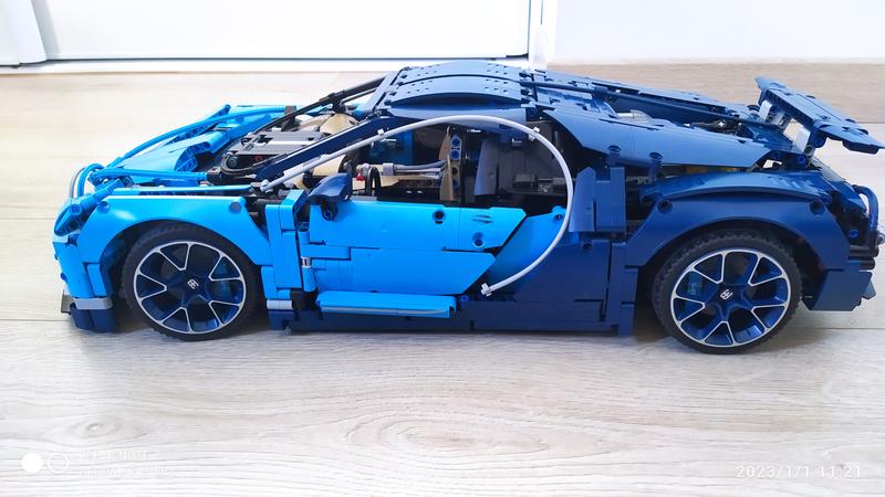 Zoom sur la Lego Bugatti Chiron - RUBIKA