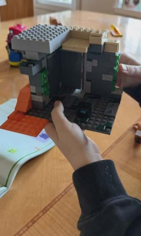 Customer carousel item 7.