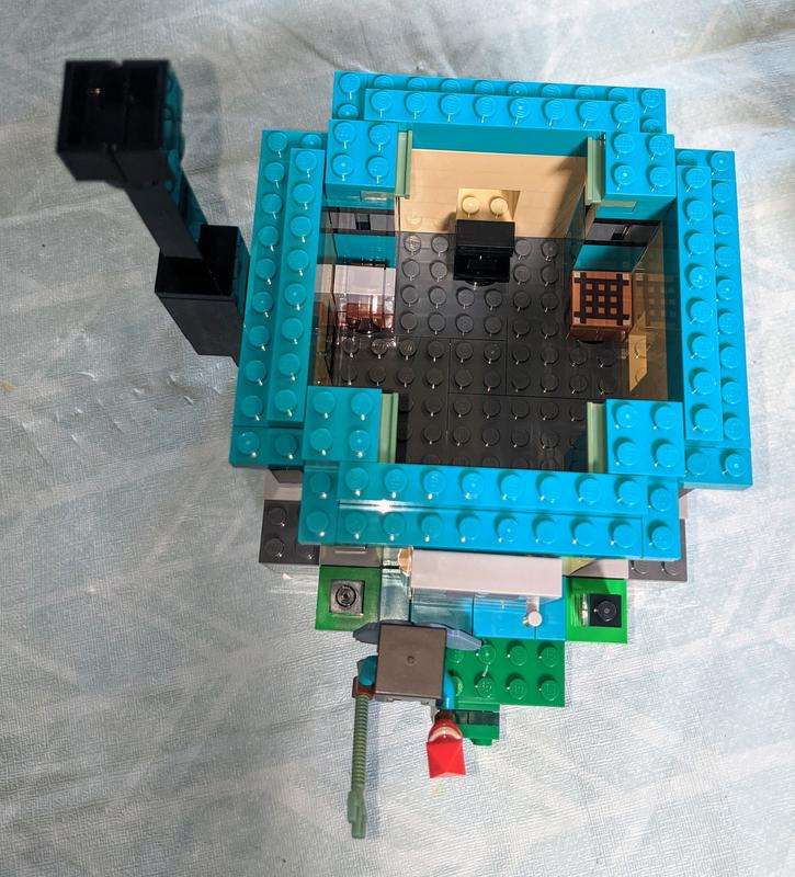 LEGO Minecraft The Sky Tower 21173 (565 pieces) | Toys R Us Canada