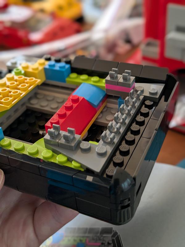 LEGO Ideas Polaroid OneStep SX-70 Camera Model 21345 (516 Pieces)
