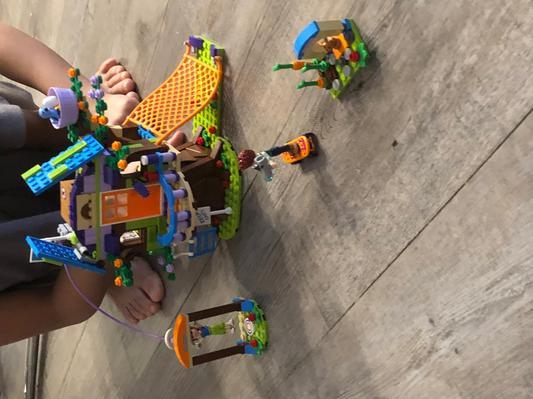 Ma fille qui a construite la maison de mia