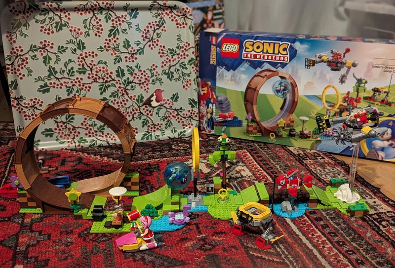 LEGO Sonic The Hedgehog Sonic's Green Hill Zone Loop Challenge Building Toy  Set, Sonic Adventure Toy with 9 Sonic and Friends Characters, Fun Gift for