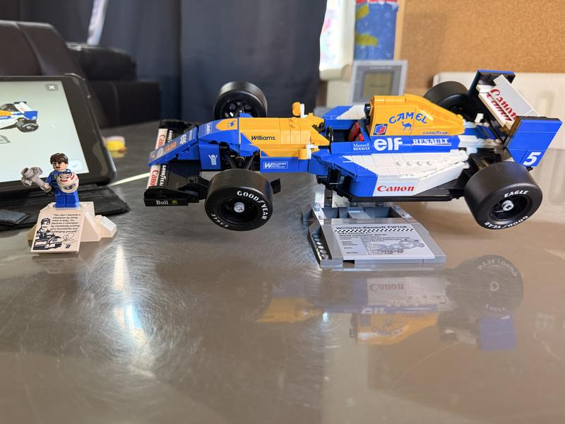 Customer carousel item 1.