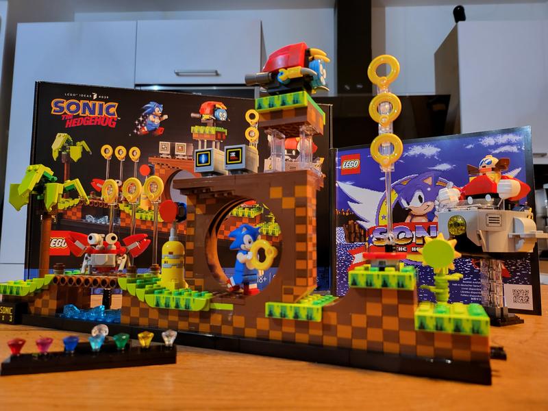  Lego Sonic The Hedgehog Green Hill Zone (21331) w/ Sonic  Sticker Activity Book : Toys & Games