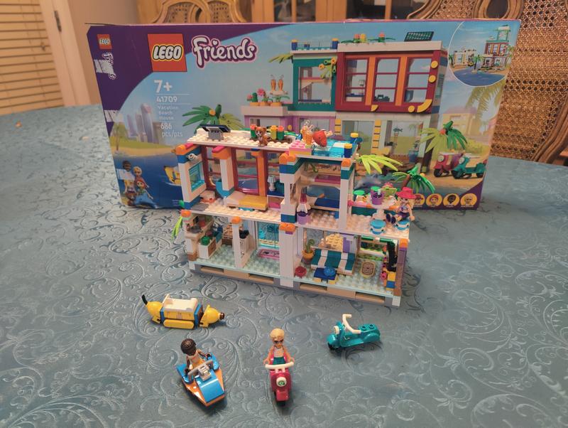  LEGO Friends Vacation Beach House 41709 Building Kit