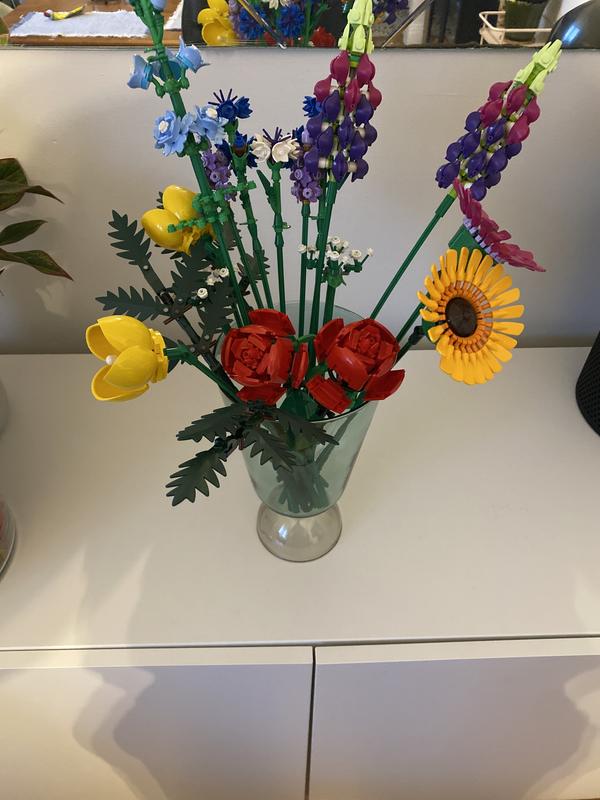 LEGO dévoile 2 sets de fleurs sauvages pour décorer votre intérieur