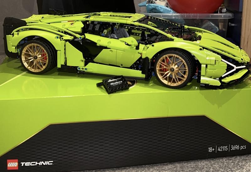 This is the new, 3,696-piece Lego Technic Lamborghini Siån