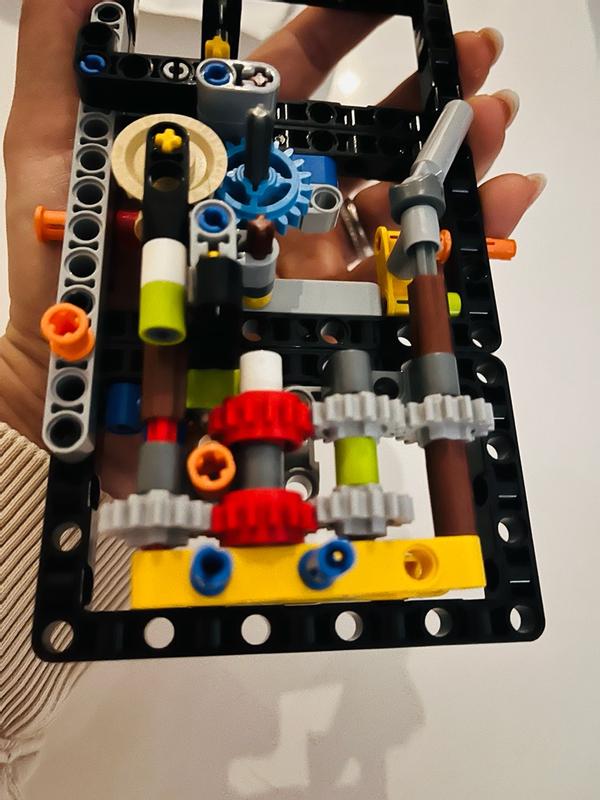 Customer carousel item 6.