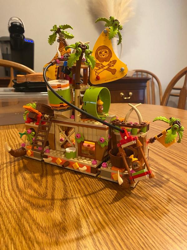 Customer carousel item 3.