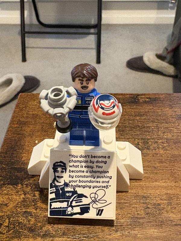 Customer carousel item 9.