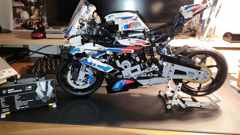 Brand New Lego Technic Set 42130 BMW M 1000 RR - In Hand 673419339698
