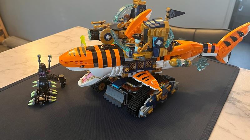 Customer carousel item 9.