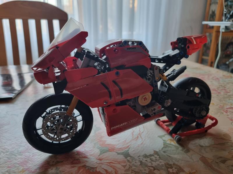 LEGO Technic Ducati Panigale V4 R 42107 | Toys R Us Canada