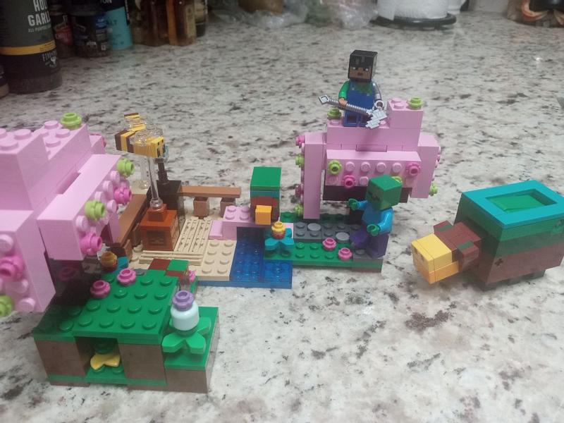 LEGO Minecraft The Cherry Blossom Garden Building Set