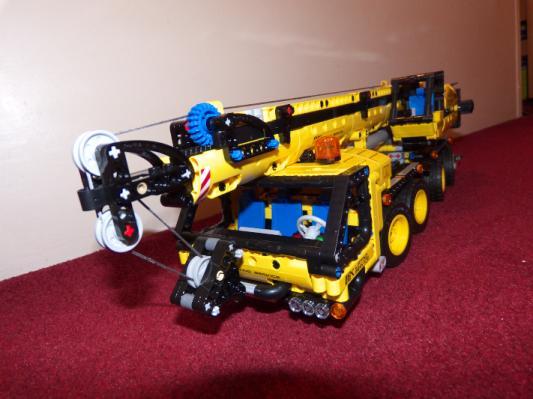 Lego Technic 42108 Mobile Construction Crane Vehicle 1292 Piece Building Set