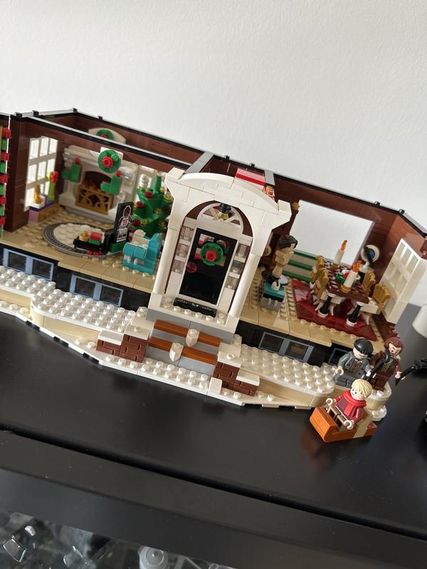 LEGO Ideas Home Alone McCallisters' House 21330 Building Set for Adults,  Movie Collectible Gift Idea with 5 Minifigures 