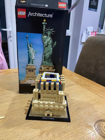 LEGO Architecture Statue of Liberty 21042 Building Kit (1685 Piece