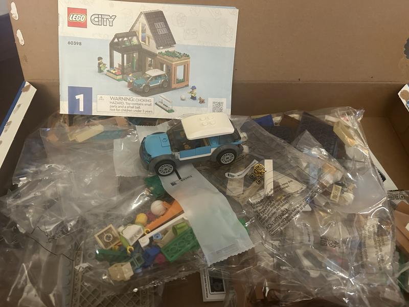 LEGO® City 60398 La maison familiale et la voiture électrique