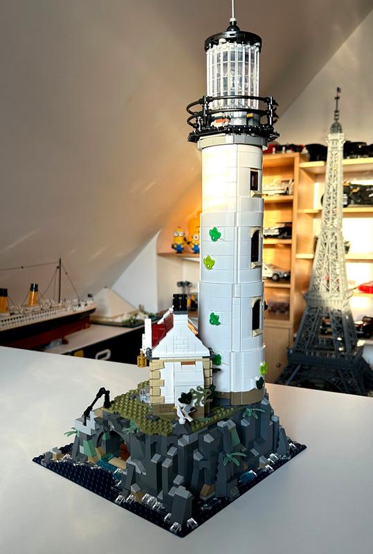 Soldes LEGO Ideas - Le phare motorisé (21335) 2024 au meilleur prix sur
