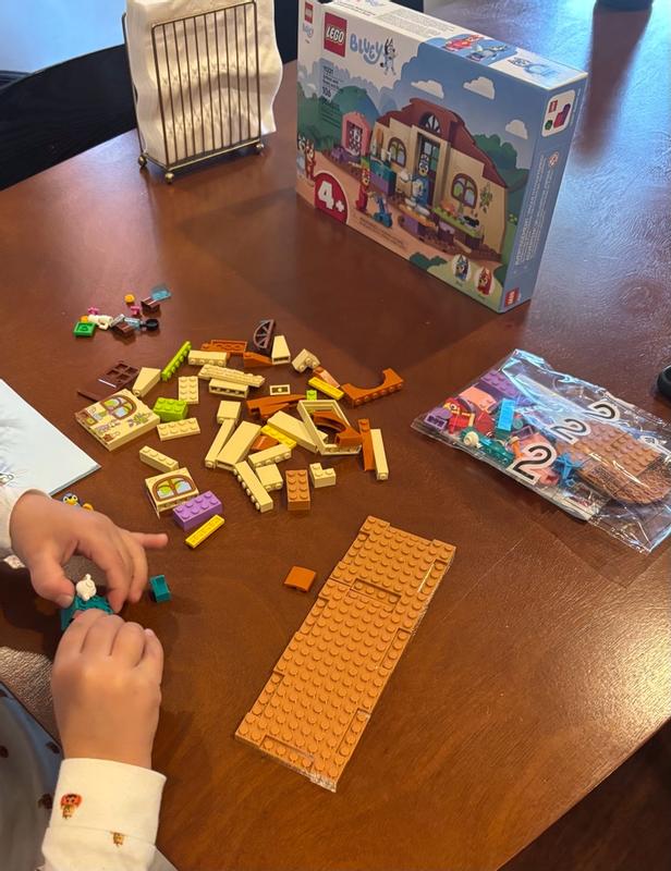 Customer photo for "Great building + imaginary play!"