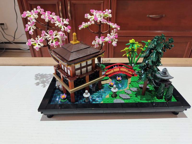 LEGO Icons 10315 Le Jardin Paisible, Kit de Jardinage Botanique Zen pour  Adultes, Cadeau pour Femmes, Hommes - ADMI