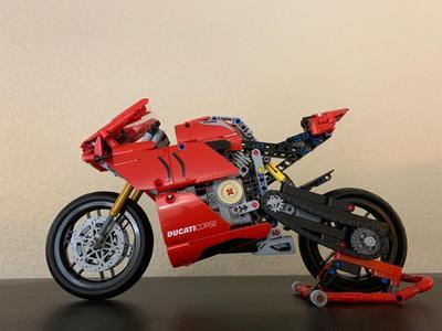 Modèle Réduit de Moto - LEGO - Technic Ducati Panigale V4 R