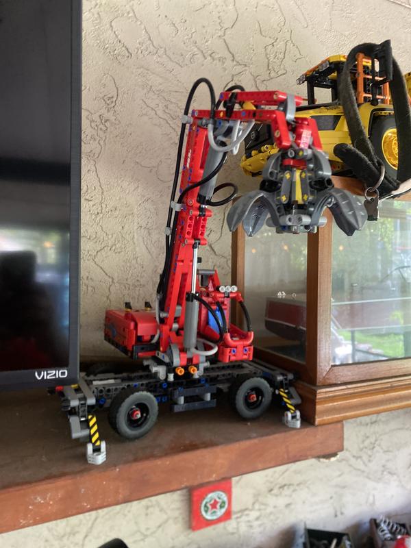 Photo from InspectorVibrantParrot100