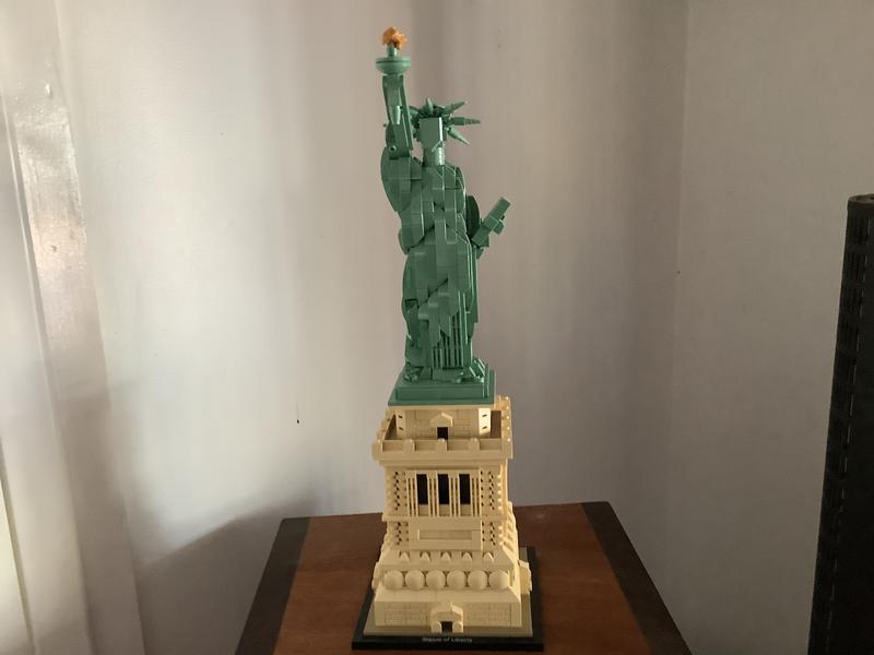 LEGO Architecture Statue of Liberty 21042 by LEGO Systems, Inc.