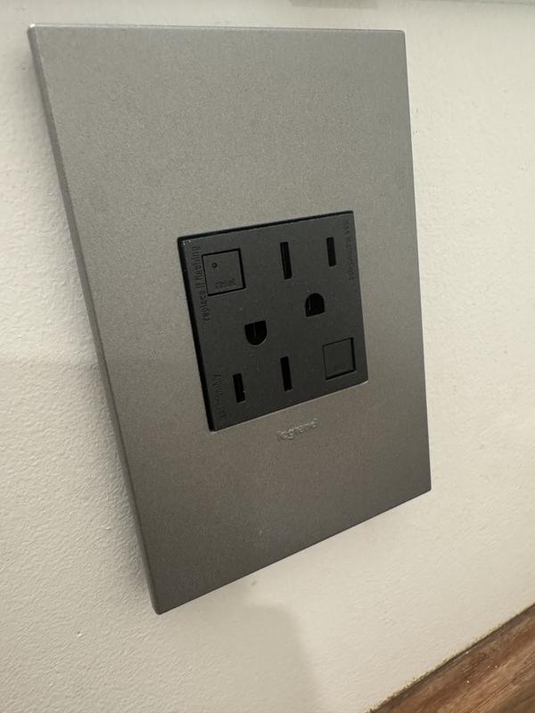 Legrand adorne 15-Amp 125-volt Tamper Resistant GFCI Residential ...