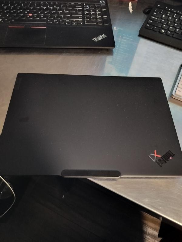 ThinkPad X1 Carbon Gen 12 | Ultralight 14 inch premium