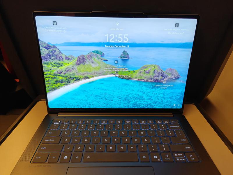 Yoga Pro 7i Gen 10 Aura Edition (14″ Intel) | AI Laptop for