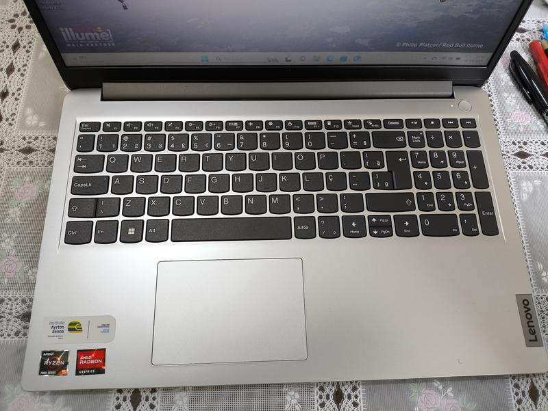 Ideapad 100: Desempenho Acessível | Lenovo Brasil