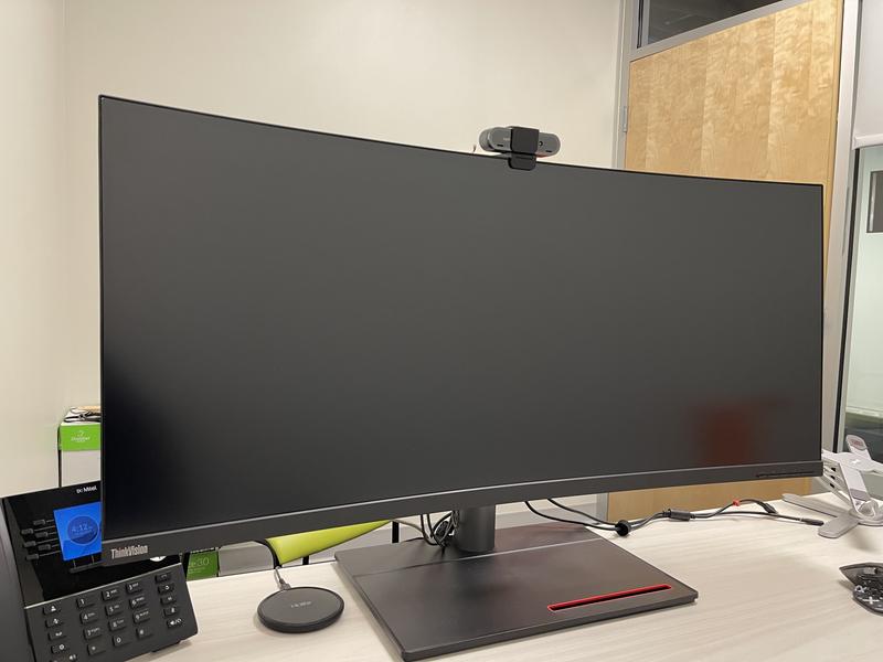 Base doesn’t take much desk space