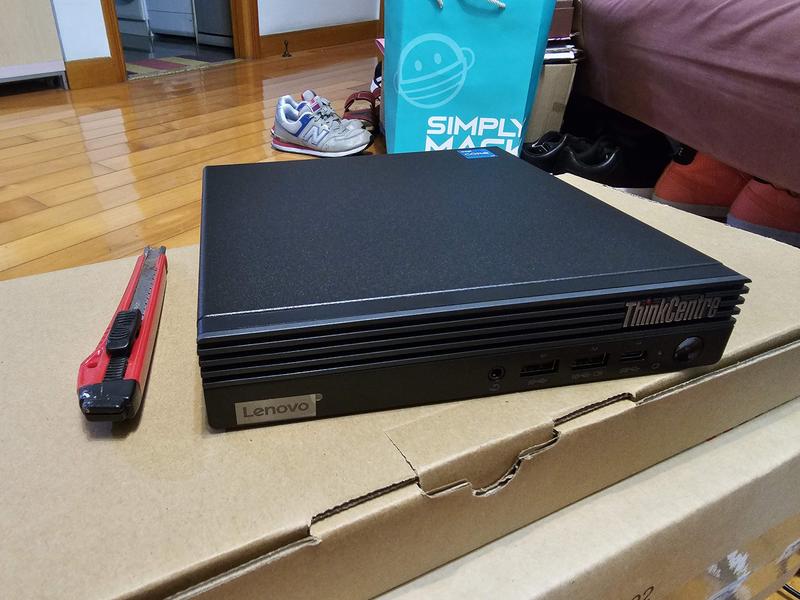 ThinkCentre M70q Gen 3 Tiny (Intel) | Compact, powerful 1L PC