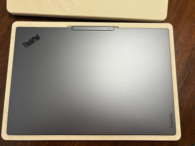 ThinkPad X9 15 Gen 1 Aura Edition(15.3型 Intel) | AIパワーと ThinkPad X9 15 Gen 1 Aura Edition(15.3型 Intel) | AIパワーと