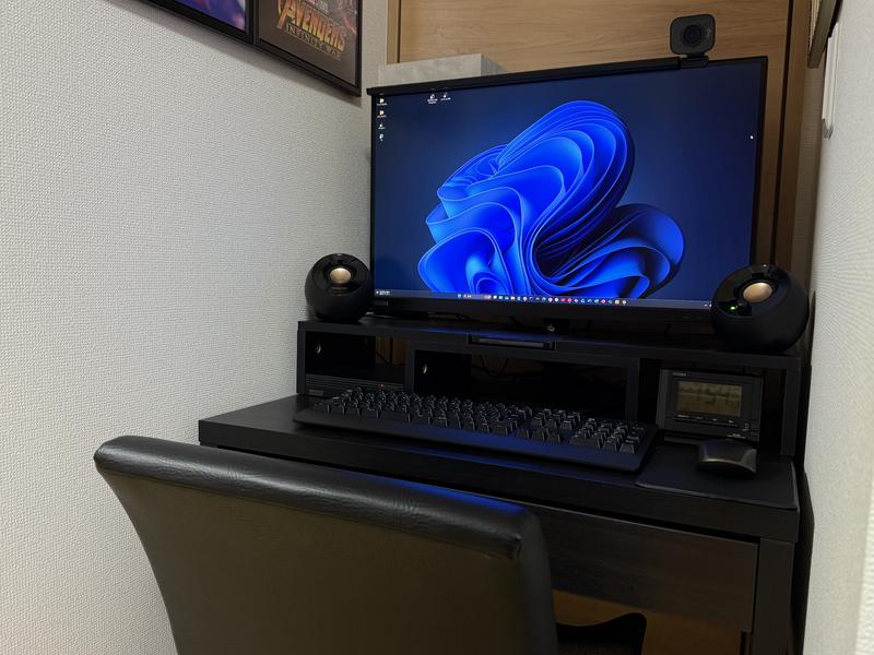 ThinkCentre M75q Tiny Gen 5(AMD) | コンパクトな筐体にデスクトップ