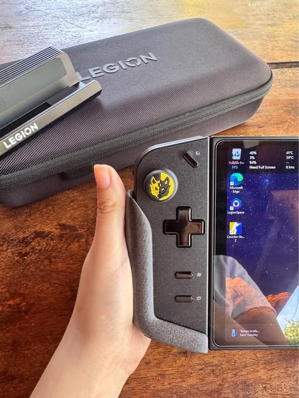 Lenovo Legion GO 8.8-in 144Hz WQXGA Gaming Handheld - AMD