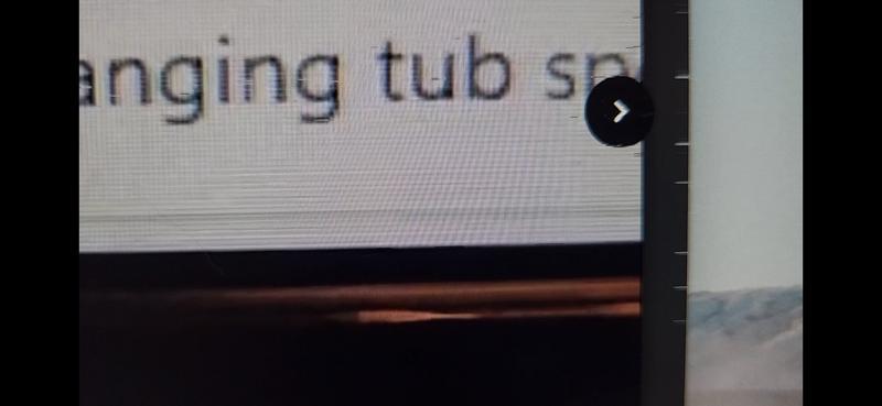 Pixel glitching affecting text on webpage and edge of window