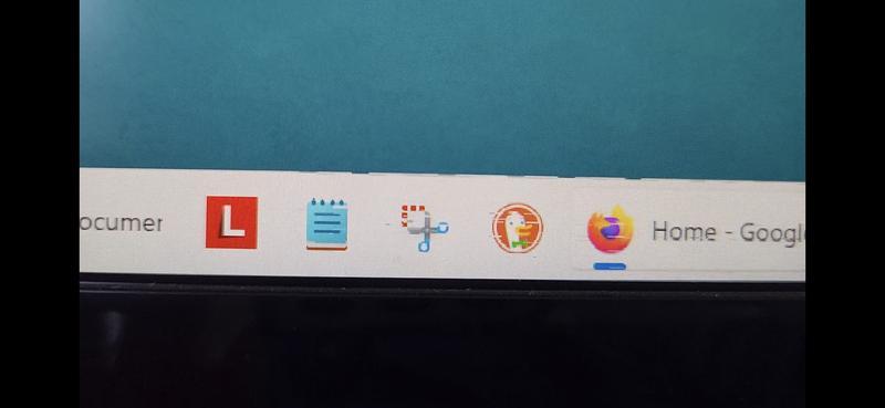 Pixel glitching seen on 4K LG screen when connected to dock via HDMI