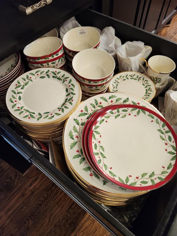 Holiday Bread Plate – Lenox Corporation Holiday Bread Plate – Lenox Corporation