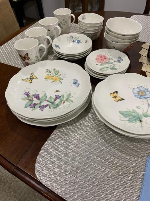 Butterfly Meadow 28 Piece Dinnerware Set Lenox Corporation