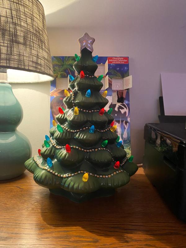 Treasured Traditions Green Lit Tree – Lenox Corporation