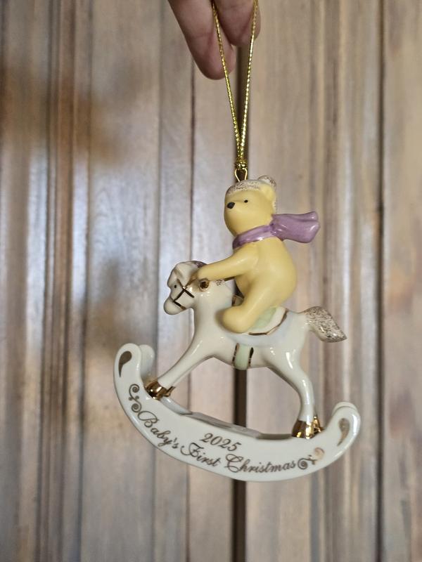 Winnie the Pooh Baby's 1st Christmas