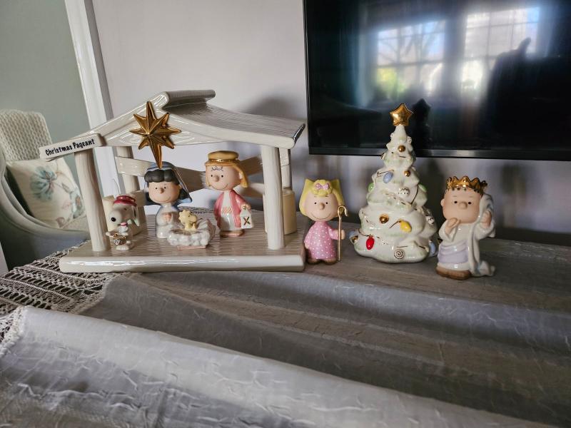 Peanuts 7-Piece Christmas Pageant Figurines – Lenox Corporation