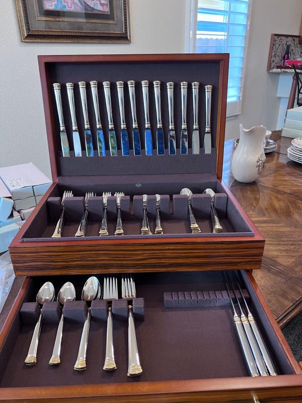 thumbnail image 2 of Lenox Mahogany Flatware Chest - Storage For 120 Utensils With Drawer 2 of 14