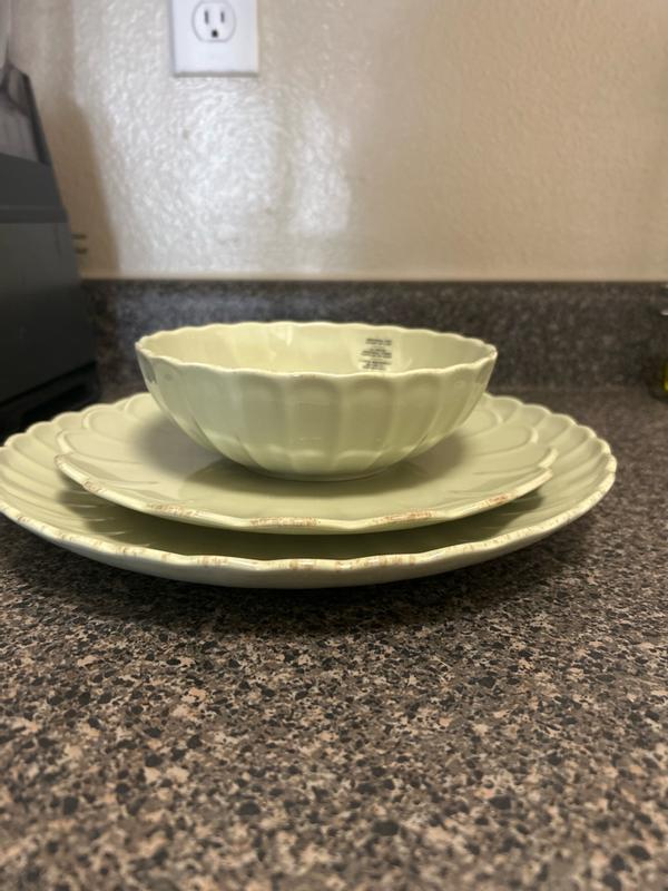 French Perle Scallop Matcha 18-Piece Dinnerware Set – Lenox