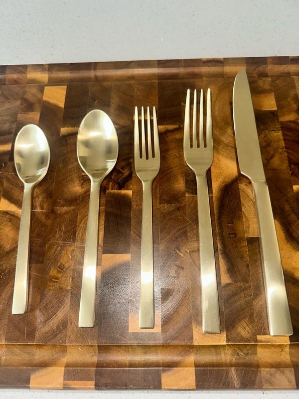 【Oneida】 クイーンエリザベスⅡ ディナーセット 5名用25本組 Amazon.com: Oneida 896122 Etta 20 Piece Everyday Flatware