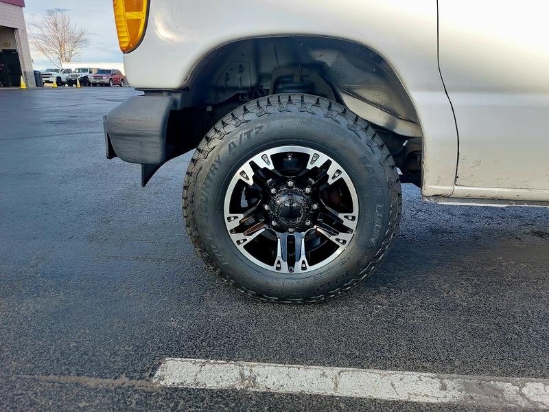 Ultra Maverick Wheel Black Machined Finish - Les Schwab